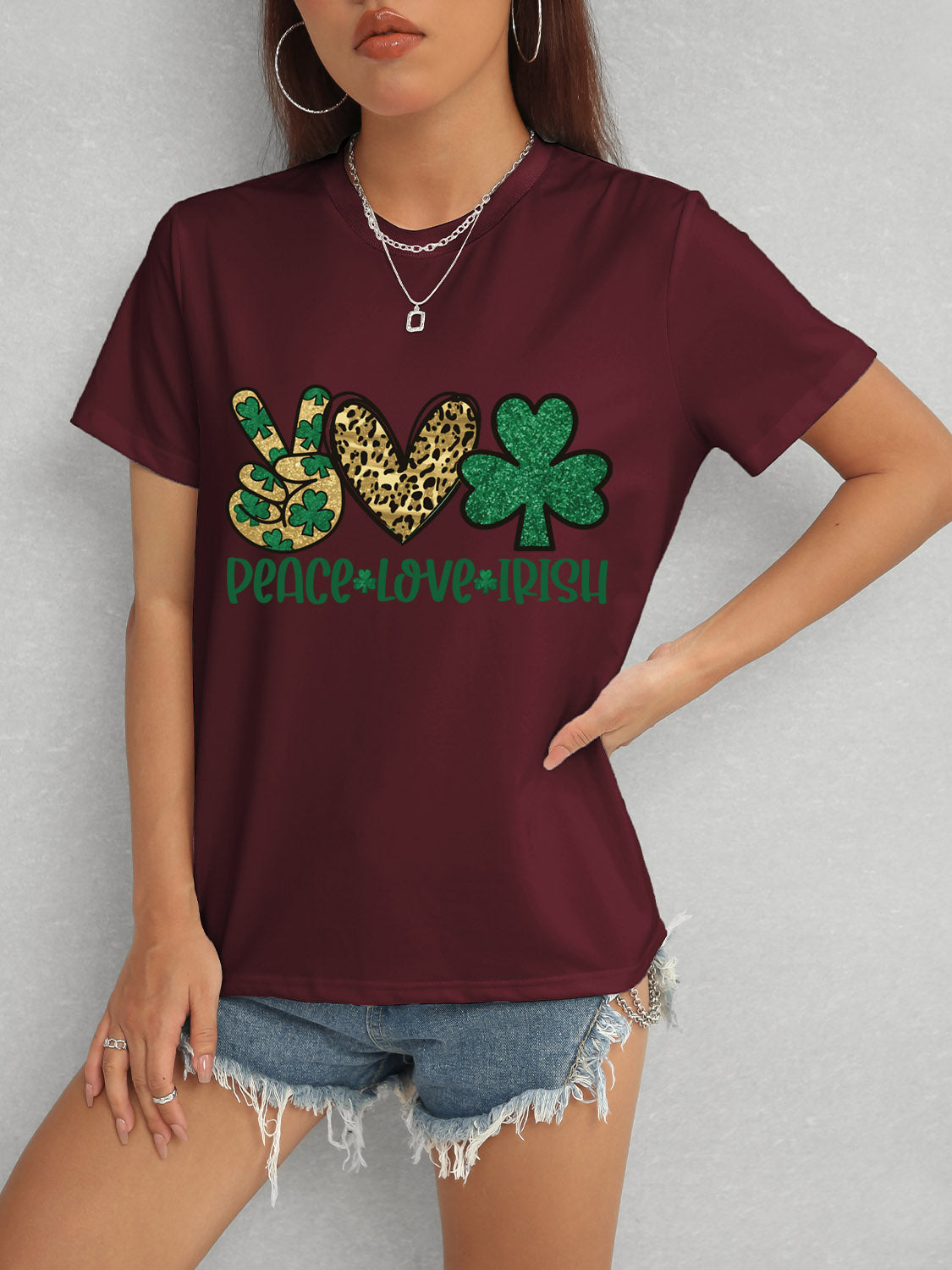 PEACE LOVE IRISH Round Neck Short Sleeve T-Shirt Burgundy