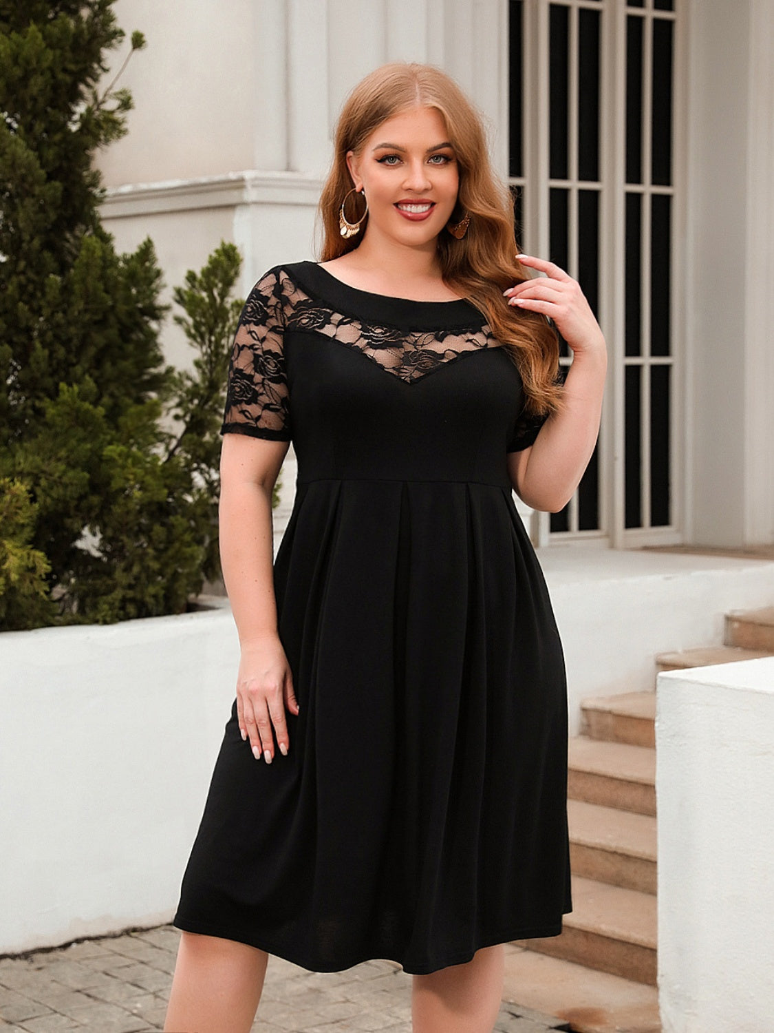 Plus Size Ruched Round Neck Short Sleeve Dress Black