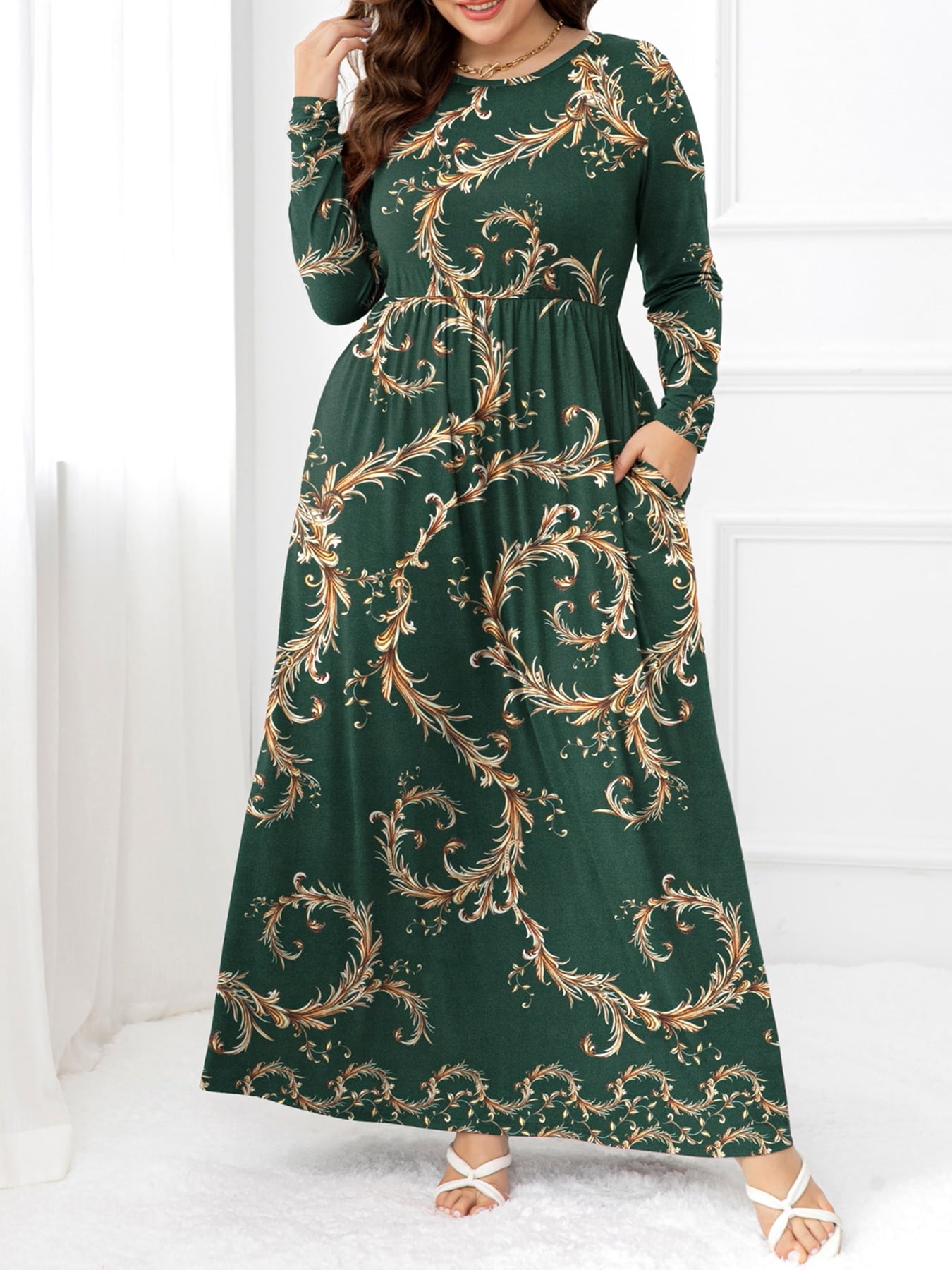 Plus Size Round Neck Maxi Dress with Pockets Green