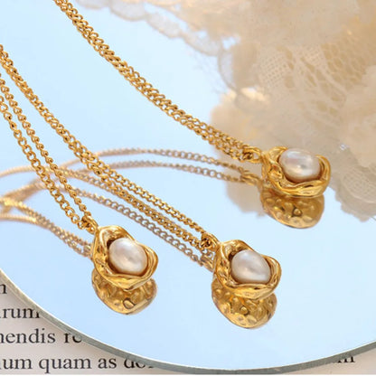 18K Gold-Plated Pearl Pendant Necklace