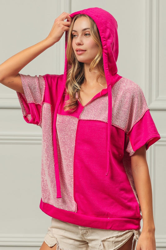 BiBi Color Block Exposed Seam Short Sleeve Hooded Top FUCHSIA