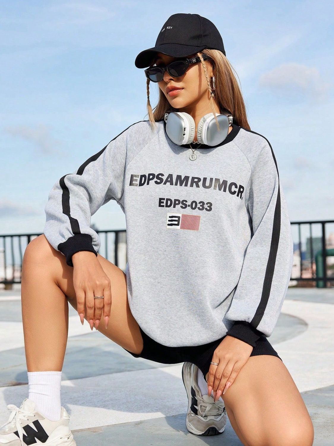 Letter Round Neck Long Sleeve Sweatshirt Light Gray